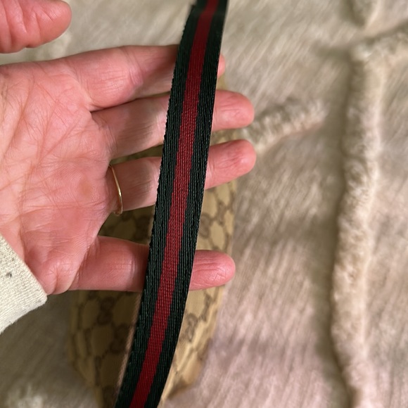 Small authentic Gucci bag - Picture 2 of 6